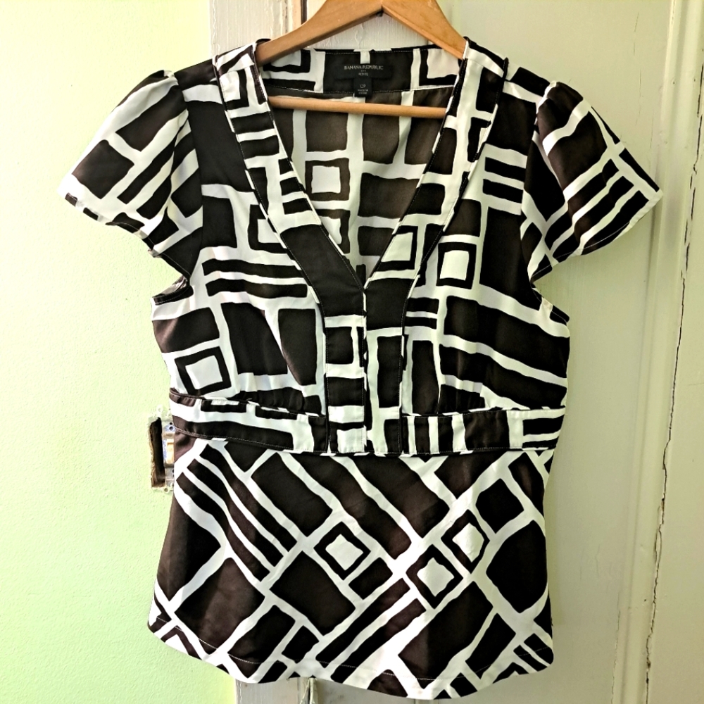 Banana Republic Short Sleeve Shirt